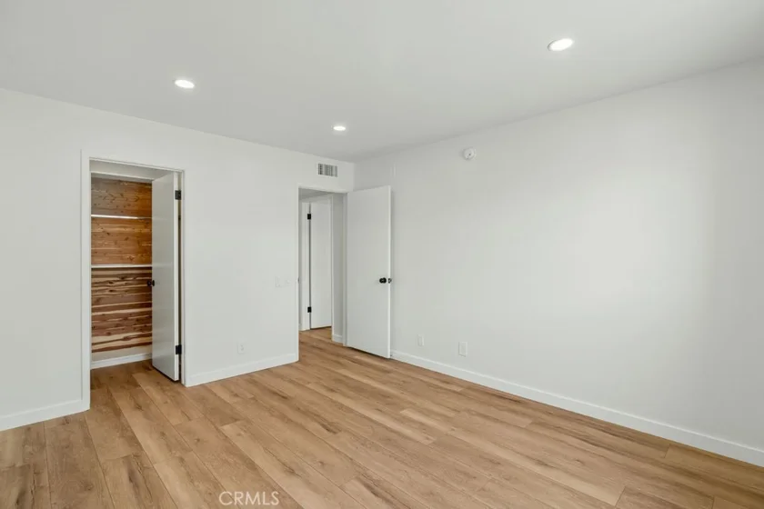 4637 Willis Avenue #306 photo 16
