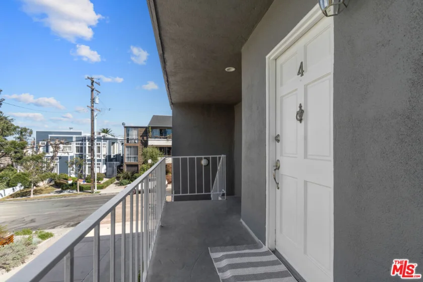 423 Pier Avenue #4 photo 6