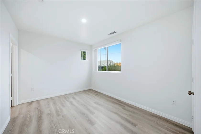 6919 S Menlo photo 21