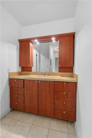20327 Saticoy Street #102 photo 15