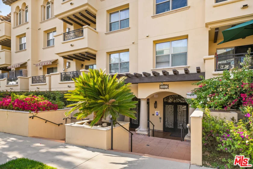 5037 Rosewood Avenue #301 photo 16