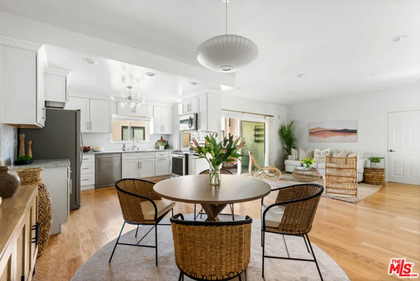 1228 N La Cienega Boulevard #205 photo 1
