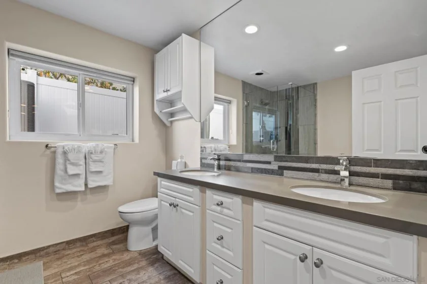 1177 Pacific Beach Drive ##A photo 27