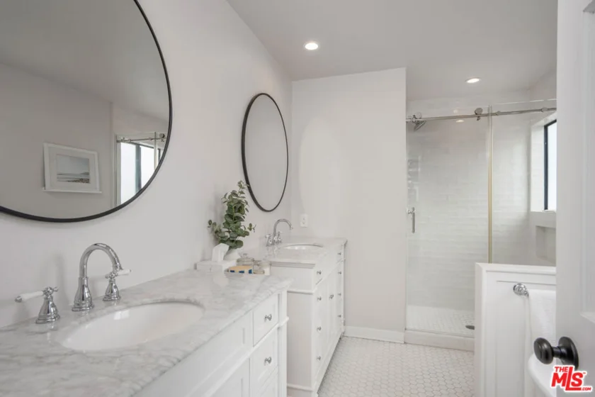 11954 Mayfield Avenue #6 photo 6