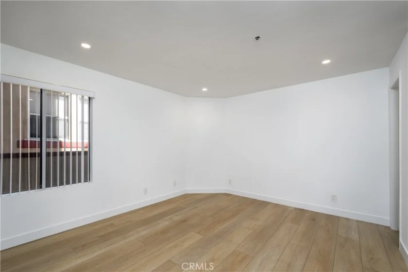 35 Linden photo 13