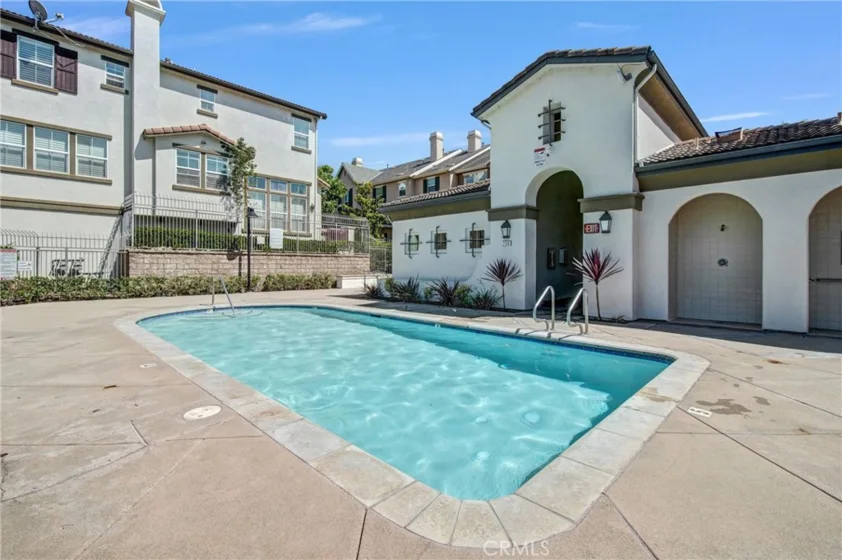 2175 Cittadin Drive photo 38