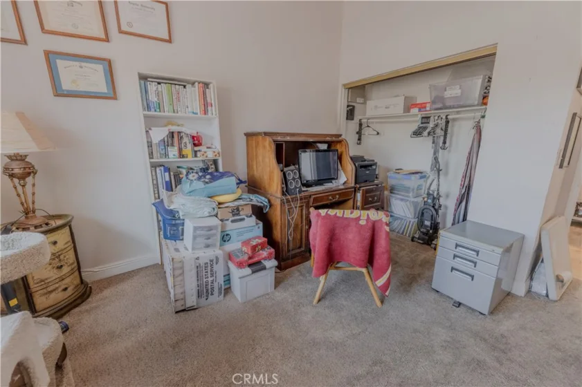 579 Parkview photo 10