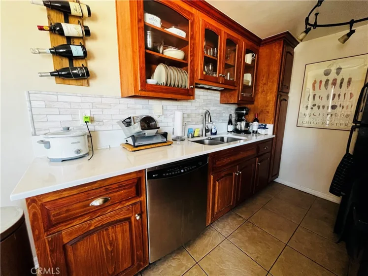 230 Linden Avenue #504 photo 9