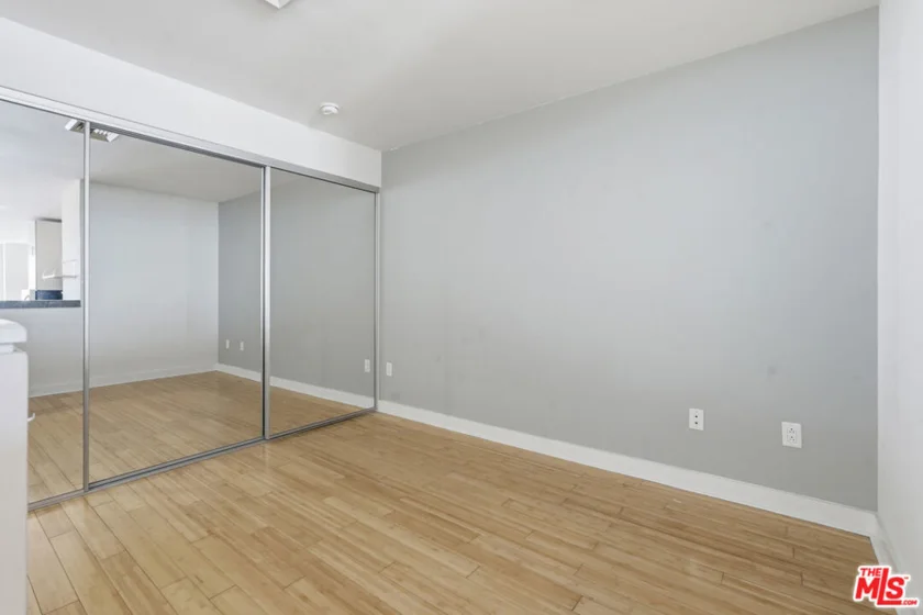 3810 Wilshire Boulevard #1609 photo 7