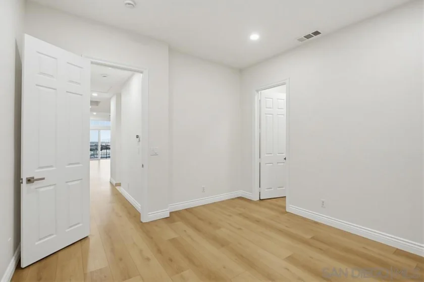 2078 San Diego photo 5