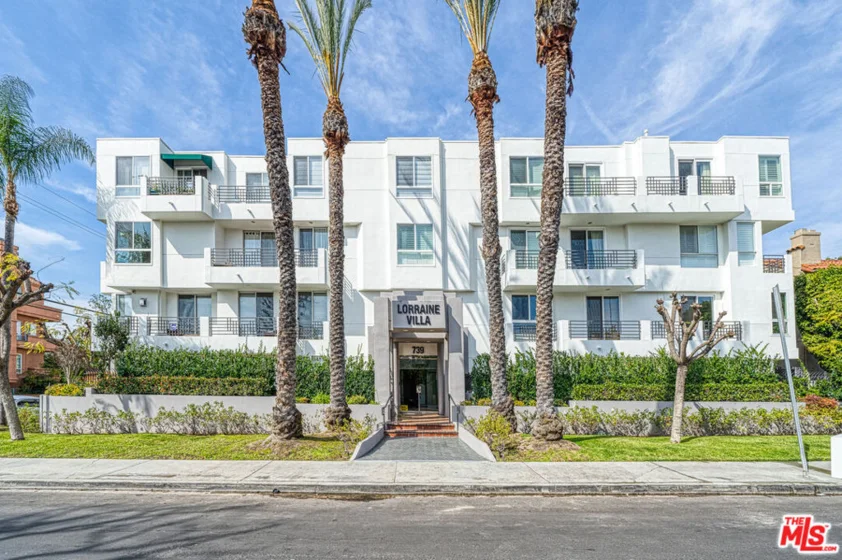 739 Lorraine Boulevard #402 photo 2