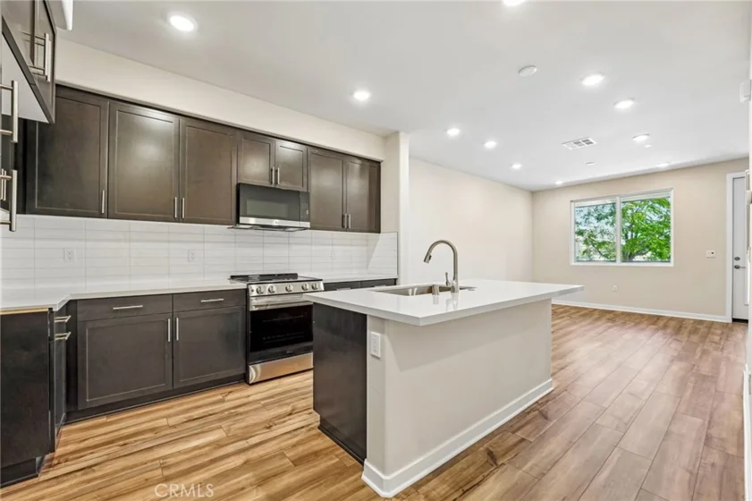9524 Hannah Way photo 12