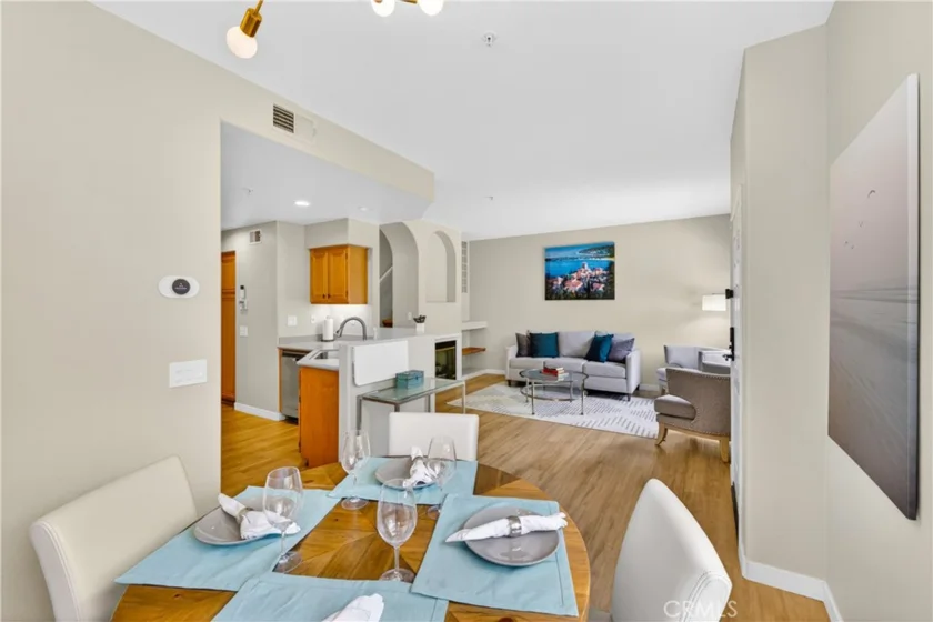 2329 Sunningdale photo 5