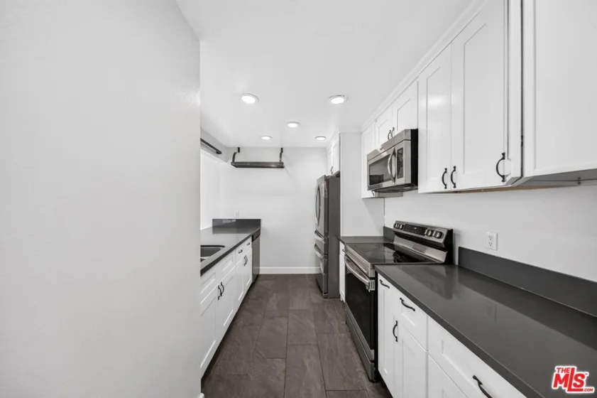 3481 Stancrest Drive #211 photo 8