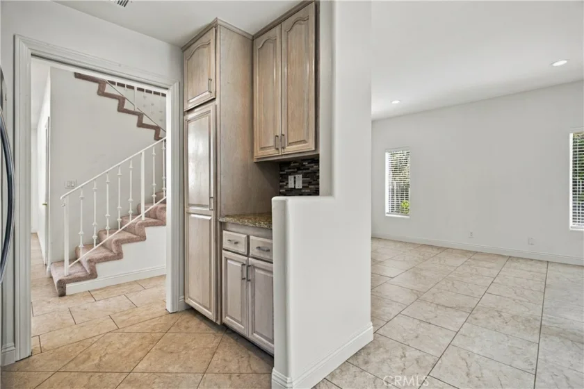 Unit C Reseda Boulevard photo 14