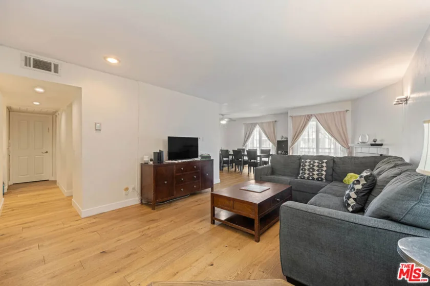 1515 S Beverly Drive #201 photo 13