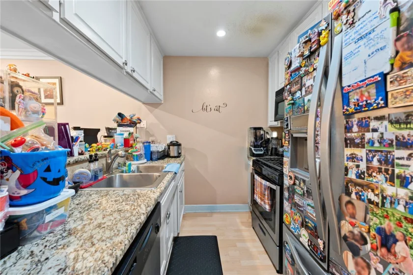7035 Woodley #205 photo 6
