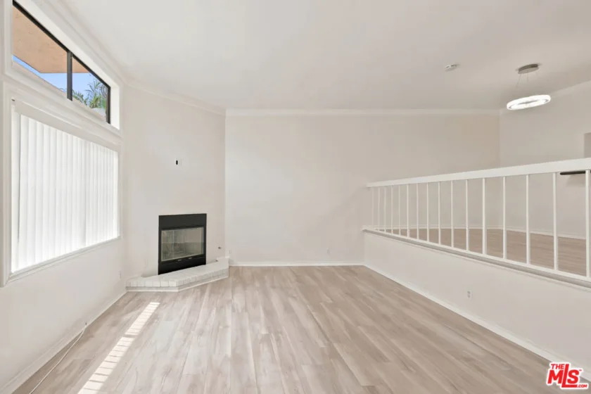 14937 Sherman Way #2 photo 5