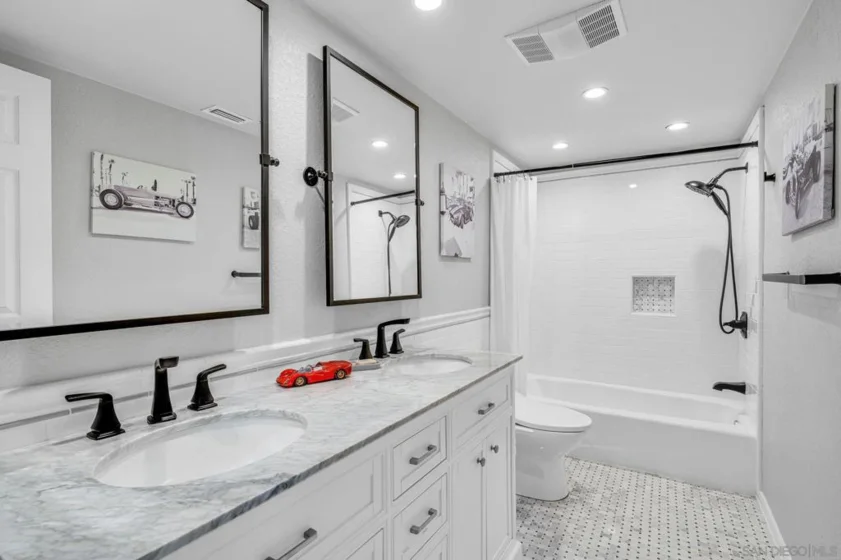 255 Daisy Avenue photo 14