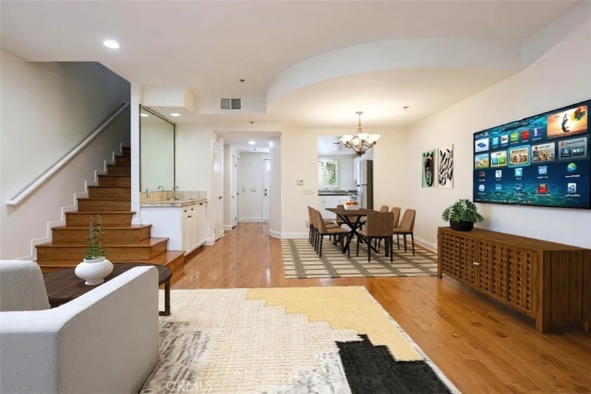 5107 Coldwater Canyon Avenue #10 photo 1