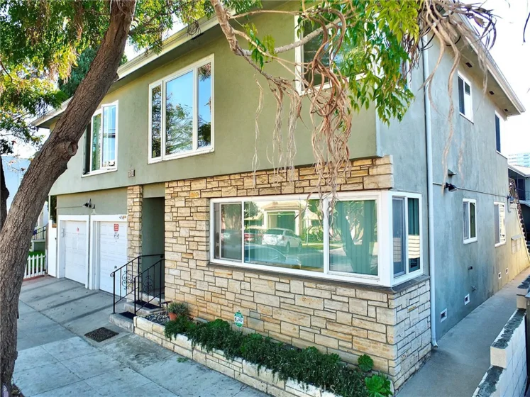 1808 E Appleton #7 photo 1