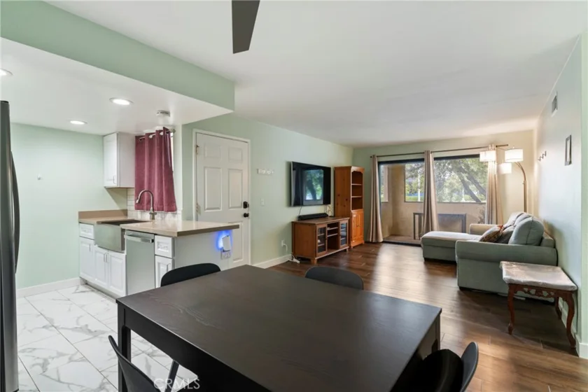 1114 W Blaine #204 photo 11