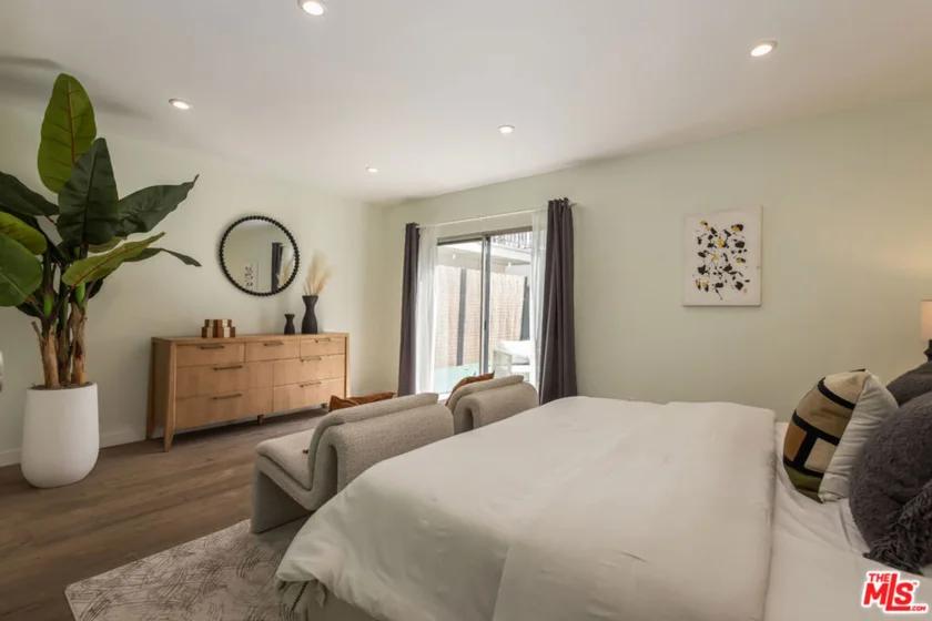 1045 N Kings Road #107 photo 12