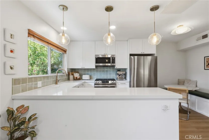 2147 N Beachwood #4 photo 30