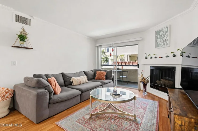 5530 Owensmouth Avenue #114 photo 2