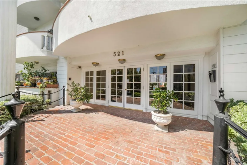 521 Montana Avenue #211 photo 24