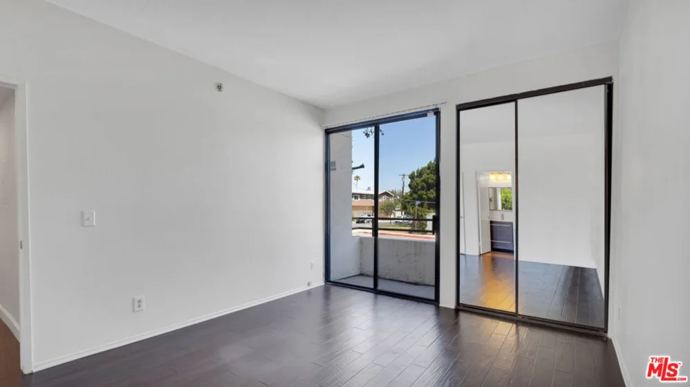 13920 Moorpark Street #106 photo 30