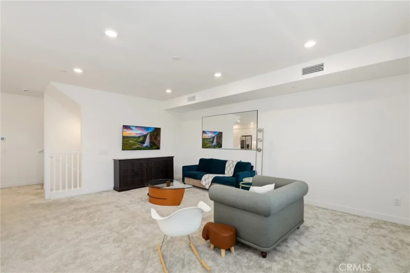 175 W La Palma Avenue #6 photo 3