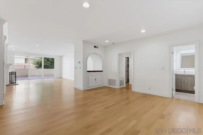 1520 Camden #106 photo 4