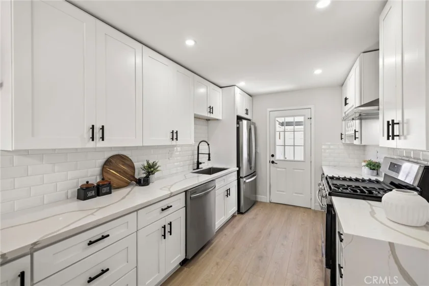 108 Danbury photo 9