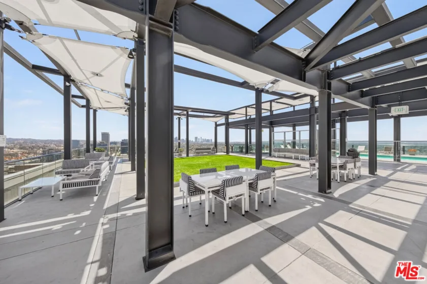 3810 Wilshire Boulevard #1108 photo 38