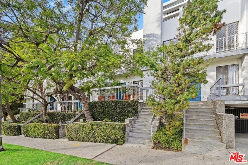 1220 Manning Avenue #7 photo 1