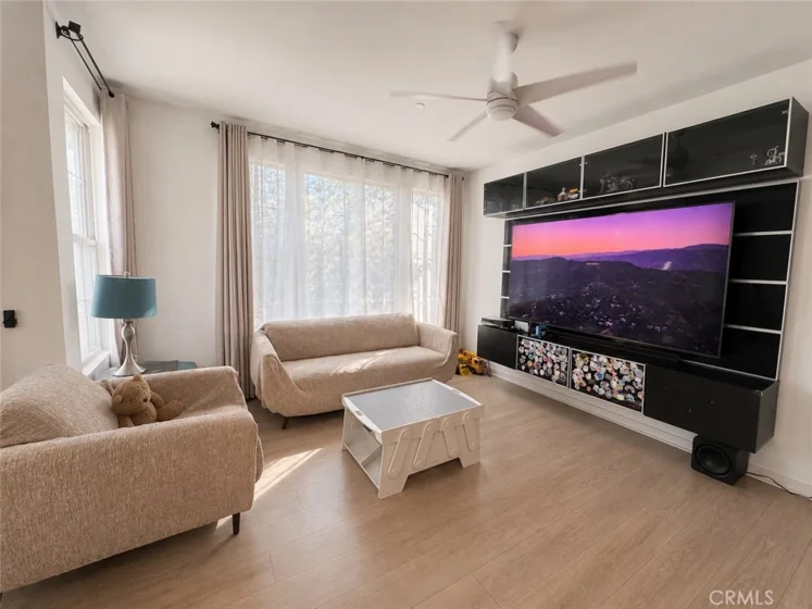 46 Finch photo 17