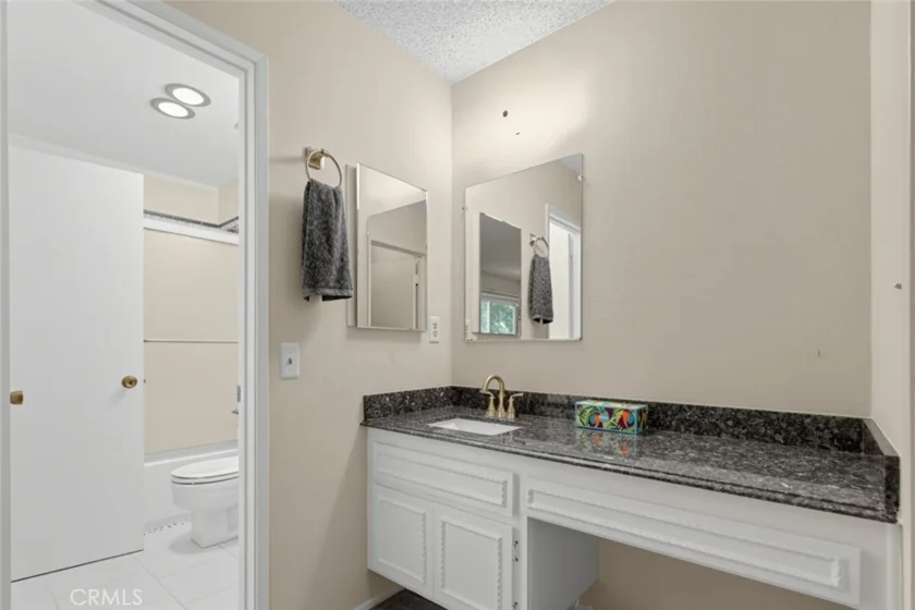 7043 Fulton Way photo 21