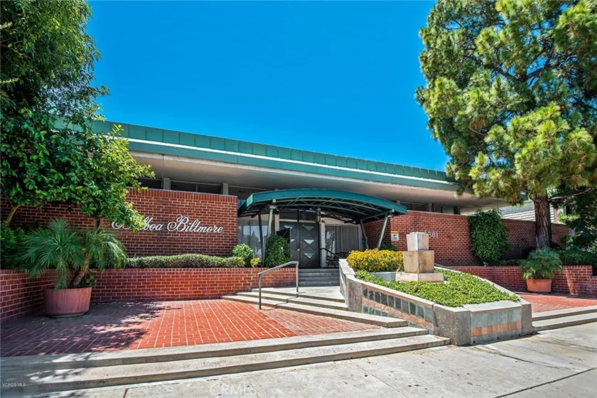 5301 Balboa Boulevard #H4 photo 1