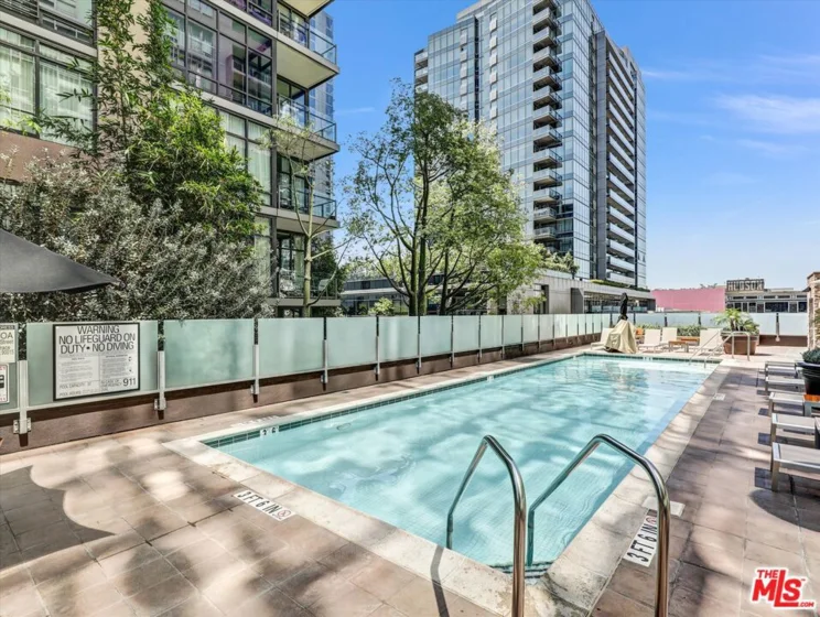 1111 S Grand Avenue #412 photo 4