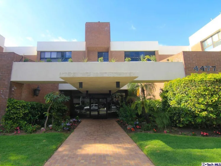 4477 Wilshire Boulevard #203 photo 1