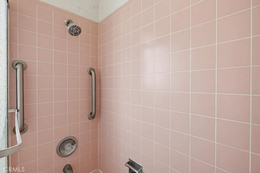 2060 E 3rd Street #3 photo 33