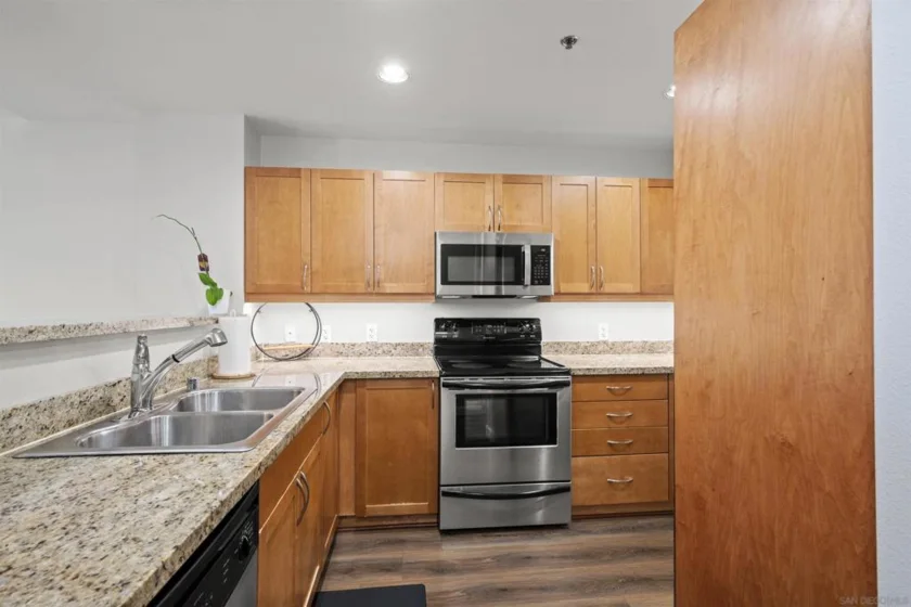 427 9th Avenue #504 photo 15