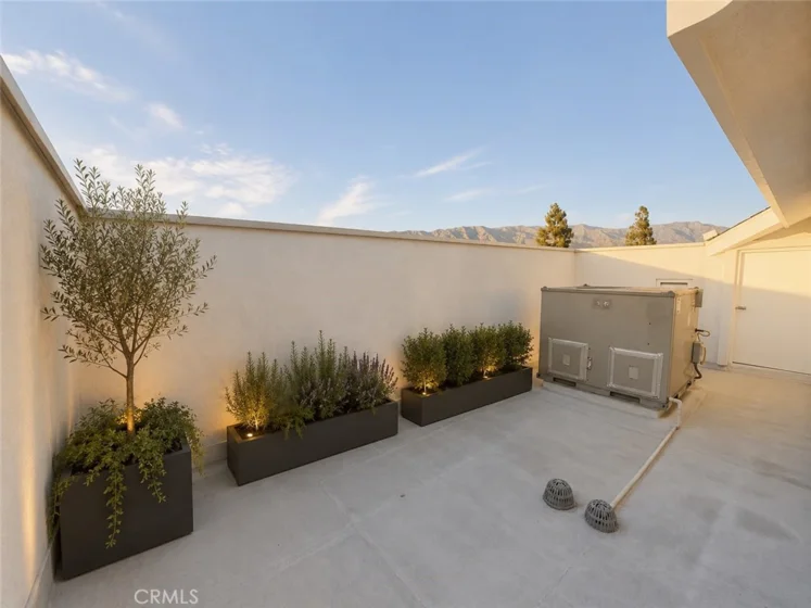 2318 N Fairview Street #101 photo 20