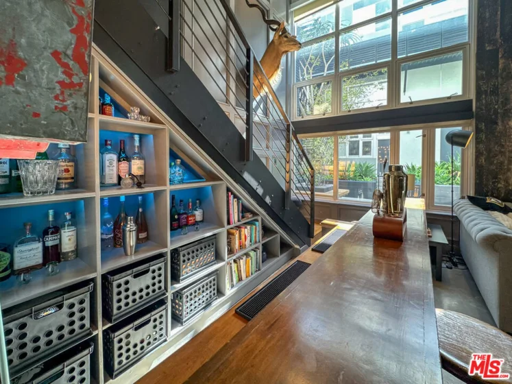 1037 N Laurel Avenue #10 photo 12