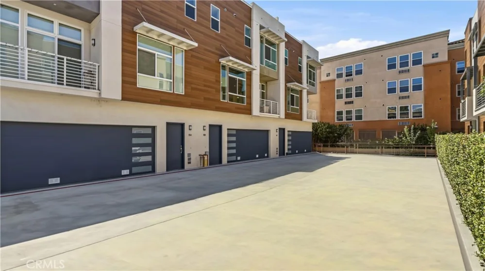 15 S Chapel Avenue #B photo 22