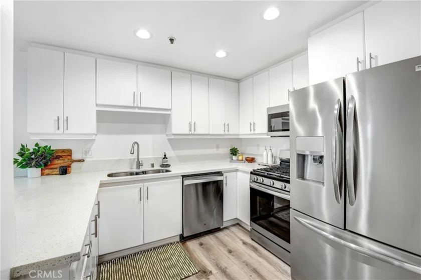335 S Sierra Madre #203B photo 1