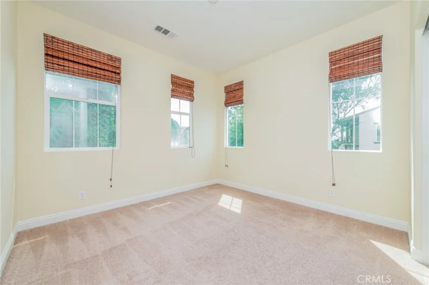 219 Wicker photo 17