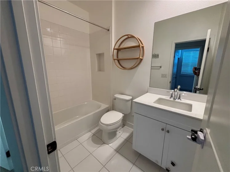 1422 N Harbor photo 11