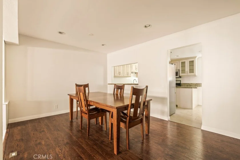 13948 Moorpark Street #4 photo 7